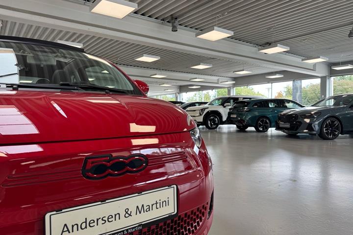 Rød Fiat 500e fra 2023