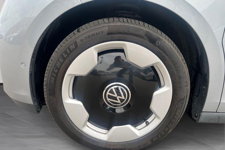 Grå VW ID.Buzz fra 2024
