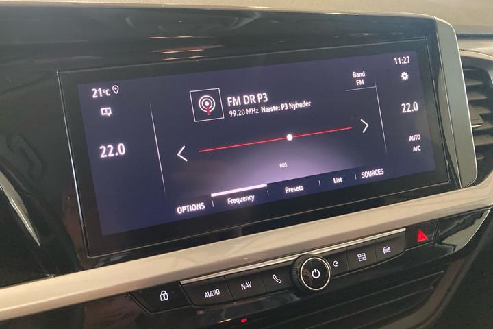 Grå Opel Grandland fra 2023