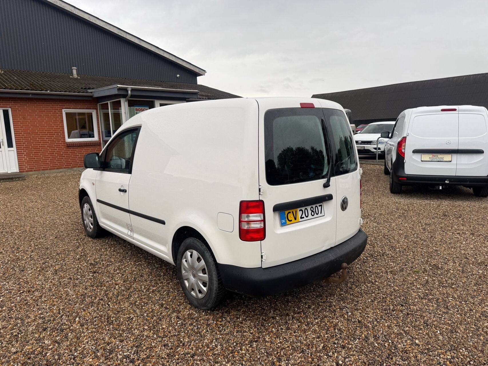 Hvid VW Caddy fra 2012
