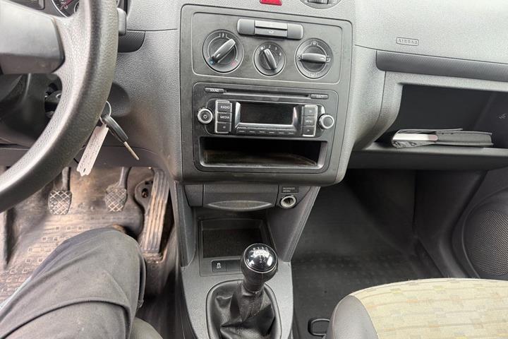Hvid VW Caddy fra 2012