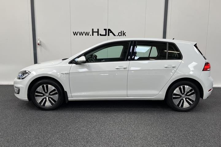 Hvid VW Golf fra 2020