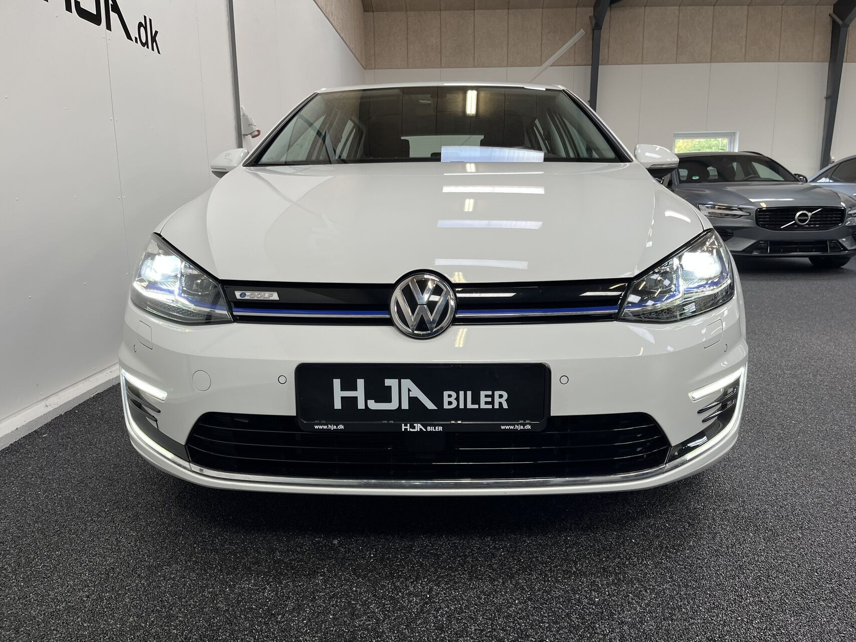 Hvid VW Golf fra 2020