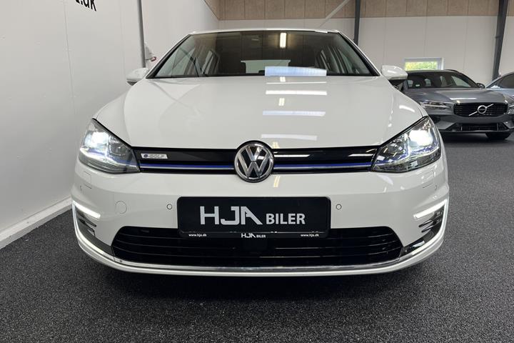 Hvid VW Golf fra 2020