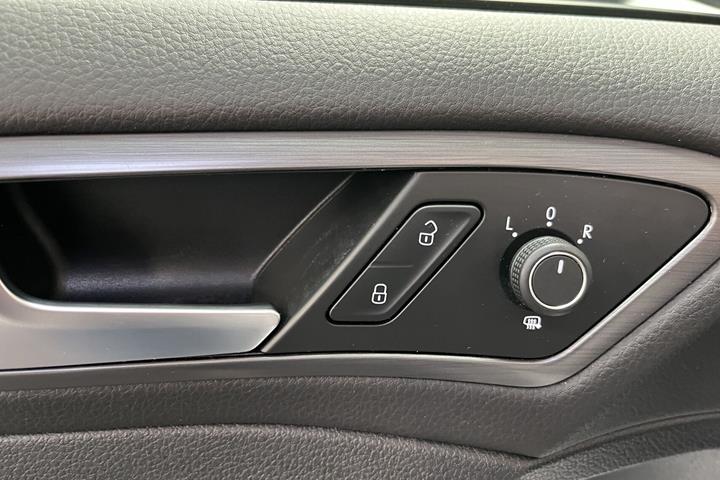 Hvid VW Golf fra 2020