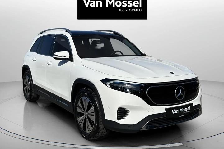 Hvid Mercedes EQB250 fra 2023