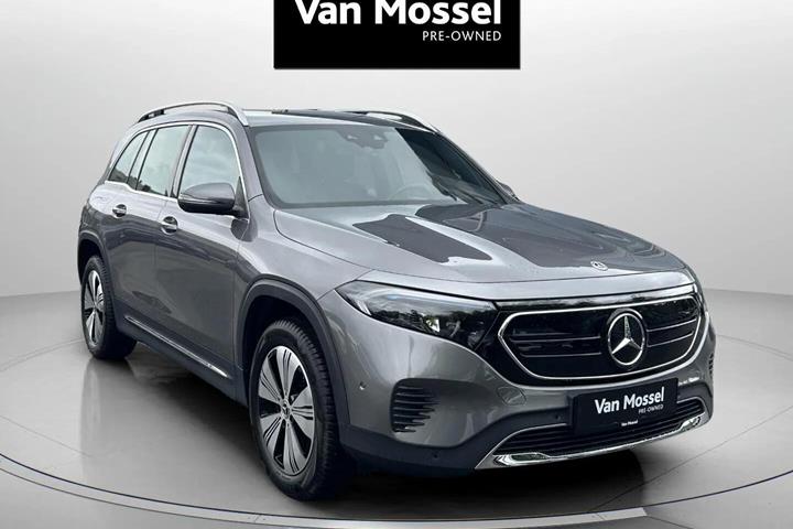 Grå Mercedes EQB250 fra 2023