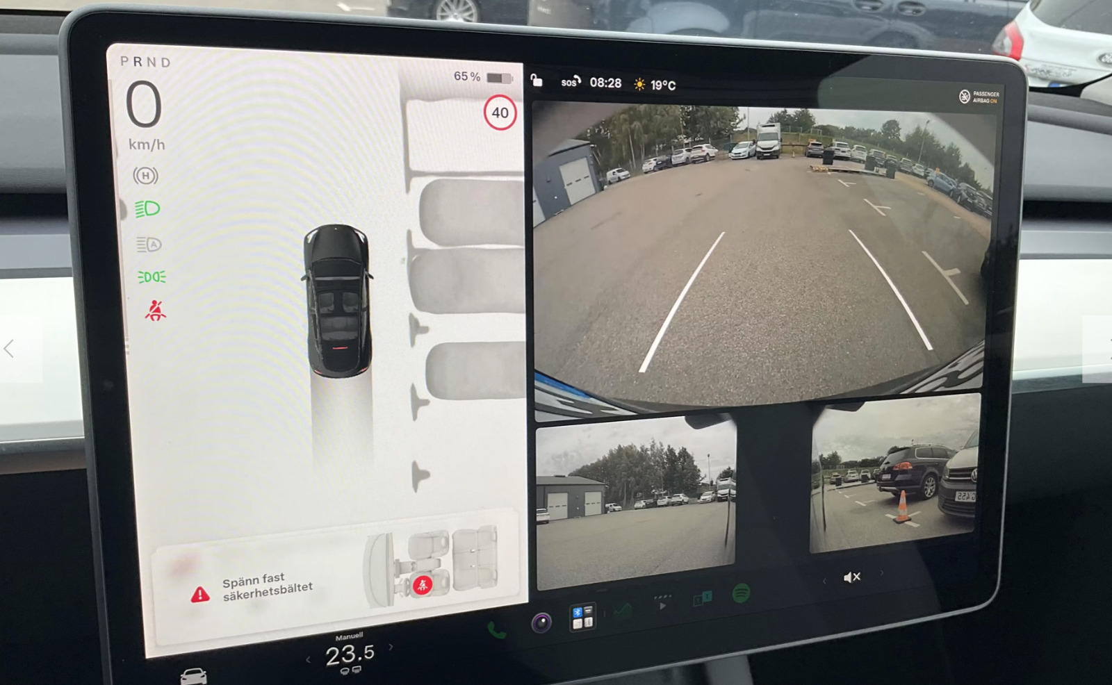 Sort Tesla Model Y fra 2023
