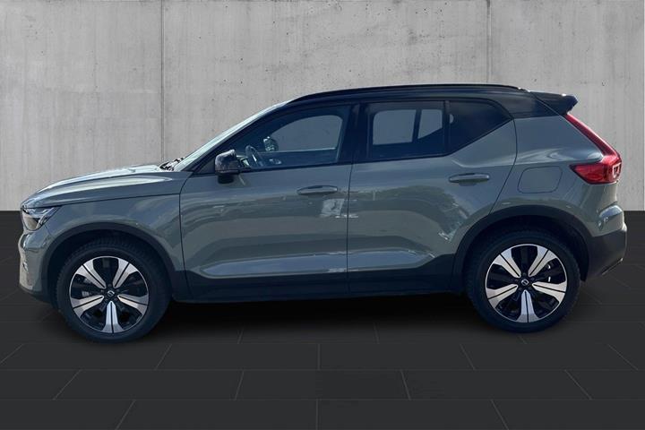 Grøn Volvo XC40 fra 2023