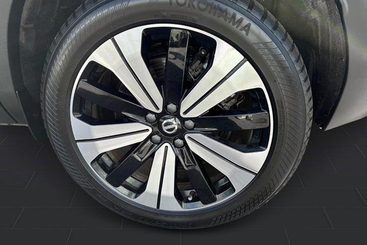 Grøn Volvo XC40 fra 2023