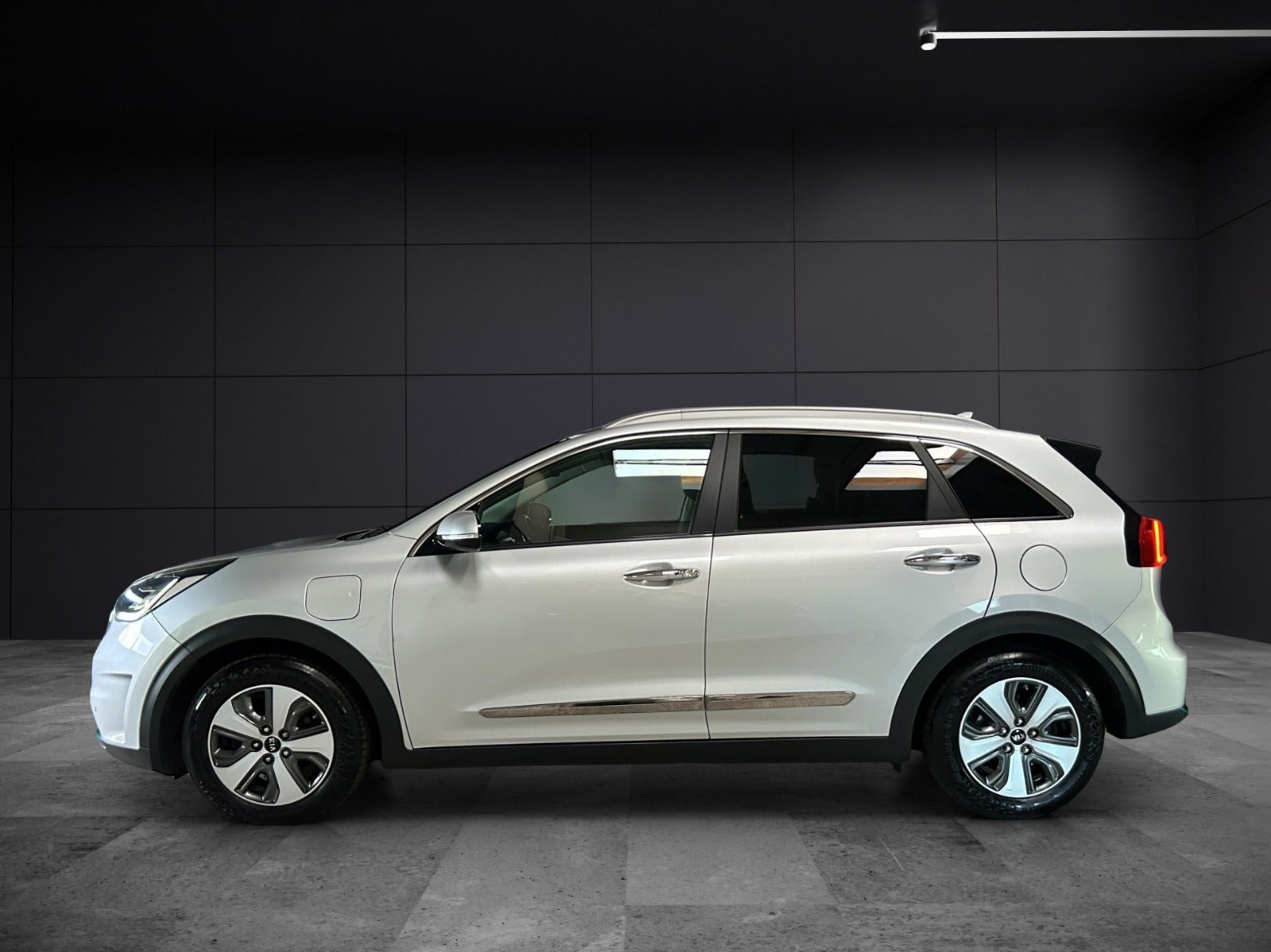Sølv Kia Niro fra 2019