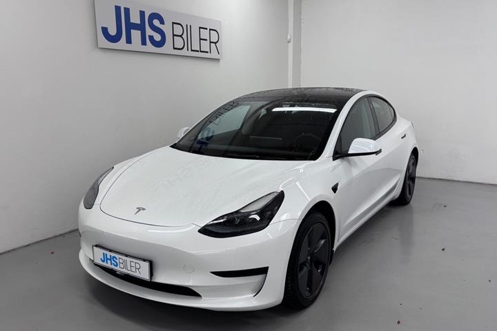 Hvid Tesla Model 3 fra 2022