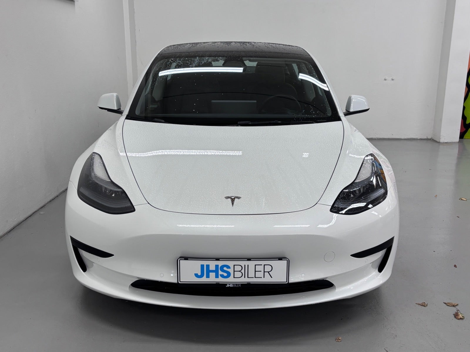 Hvid Tesla Model 3 fra 2022