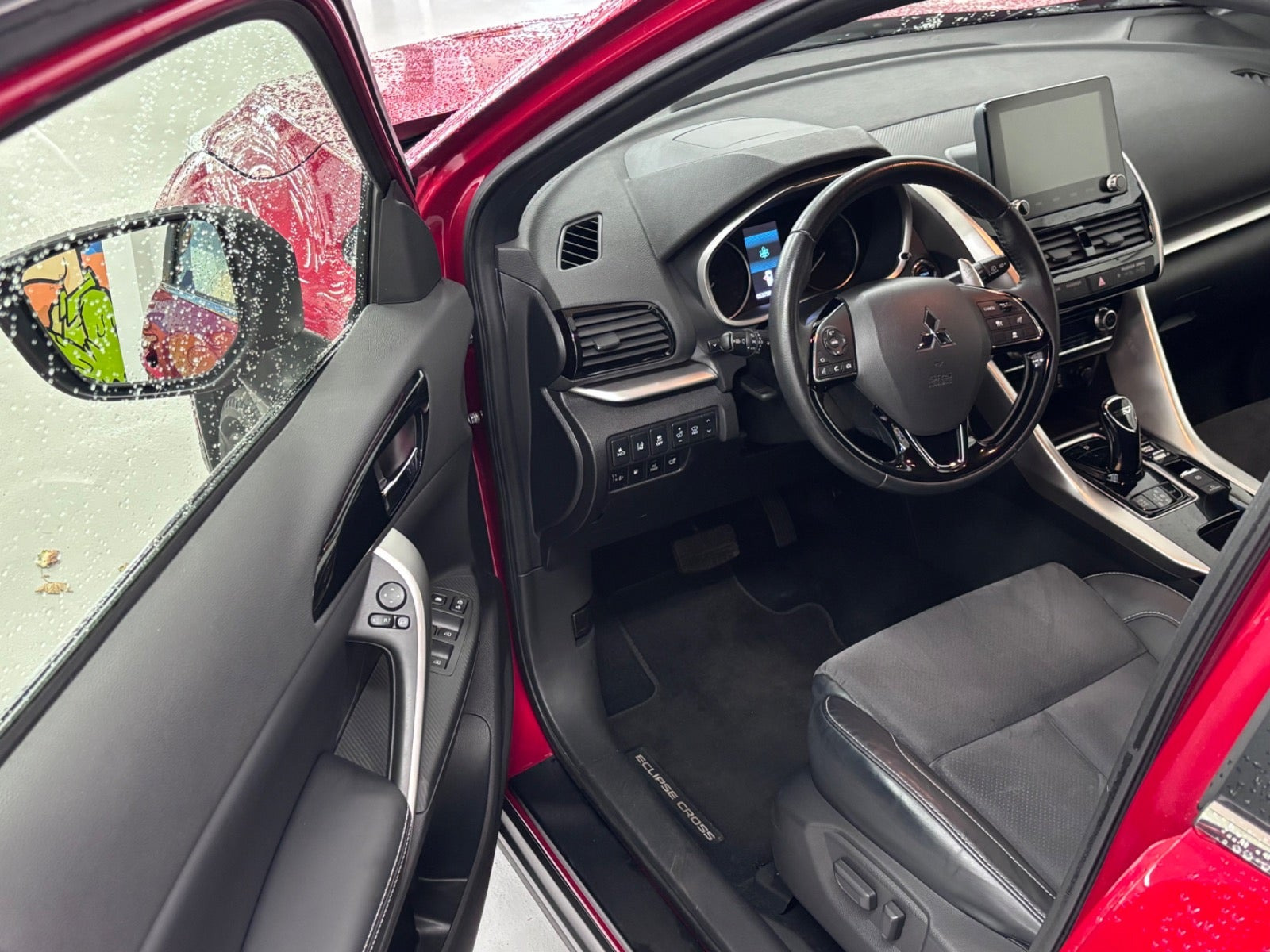 Rød Mitsubishi Eclipse Cross fra 2021