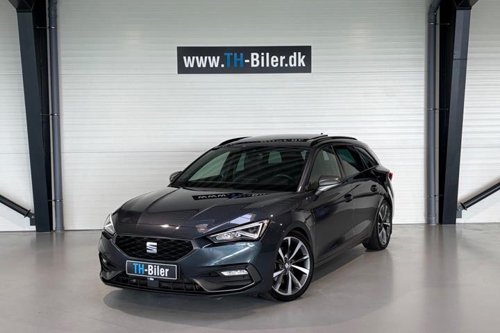 Sort Seat Leon fra 2021 set udefra