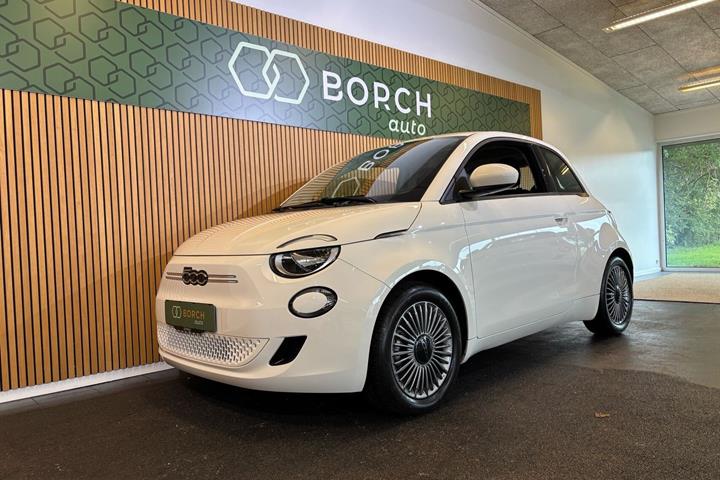 Hvid Fiat 500e fra 2023