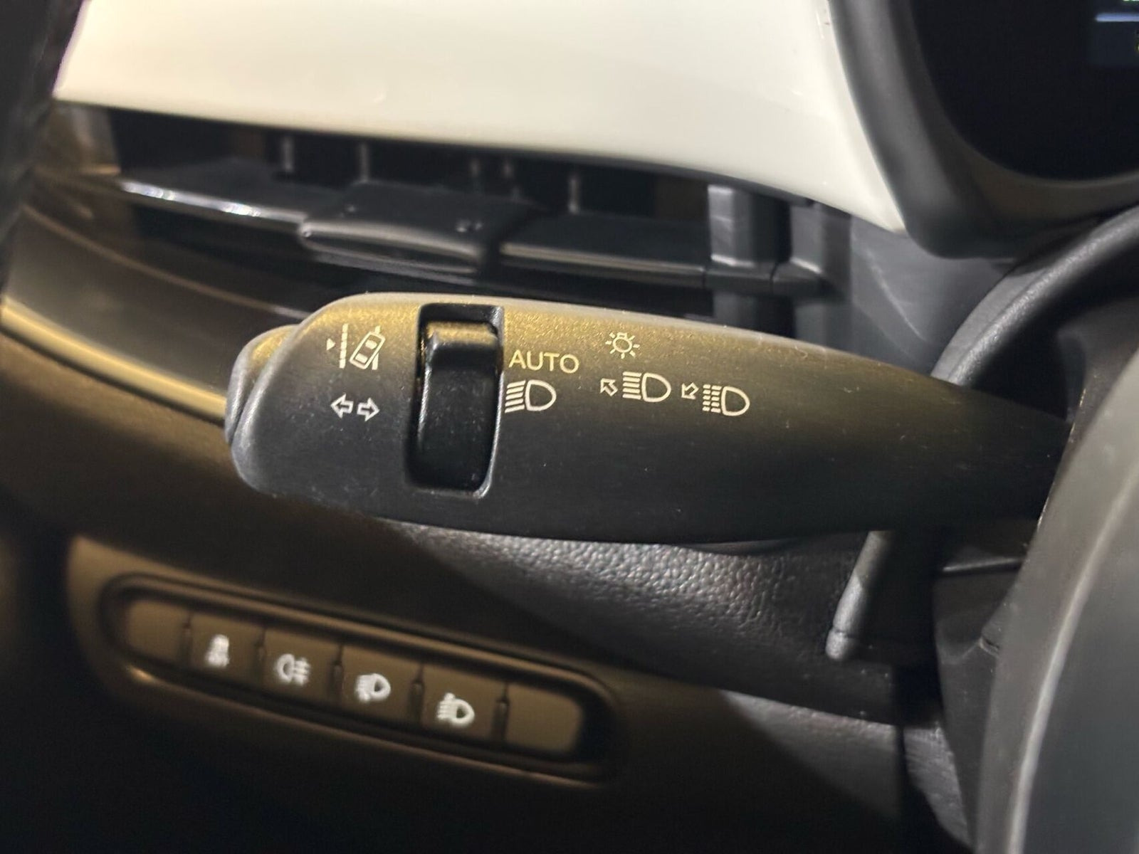Hvid Fiat 500e fra 2023