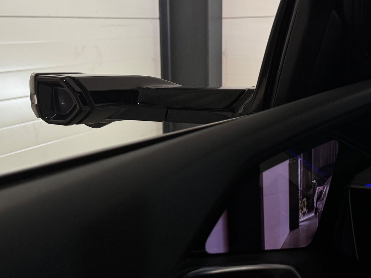 Hvid Audi e-tron fra 2019