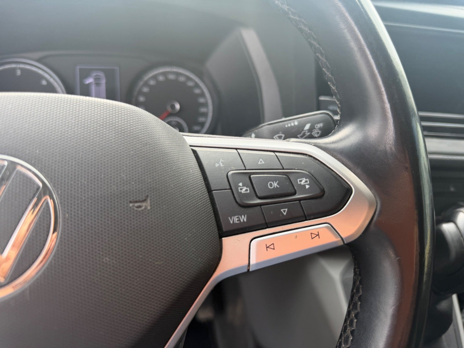 Hvid VW Transporter fra 2023