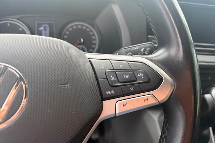 Hvid VW Transporter fra 2023