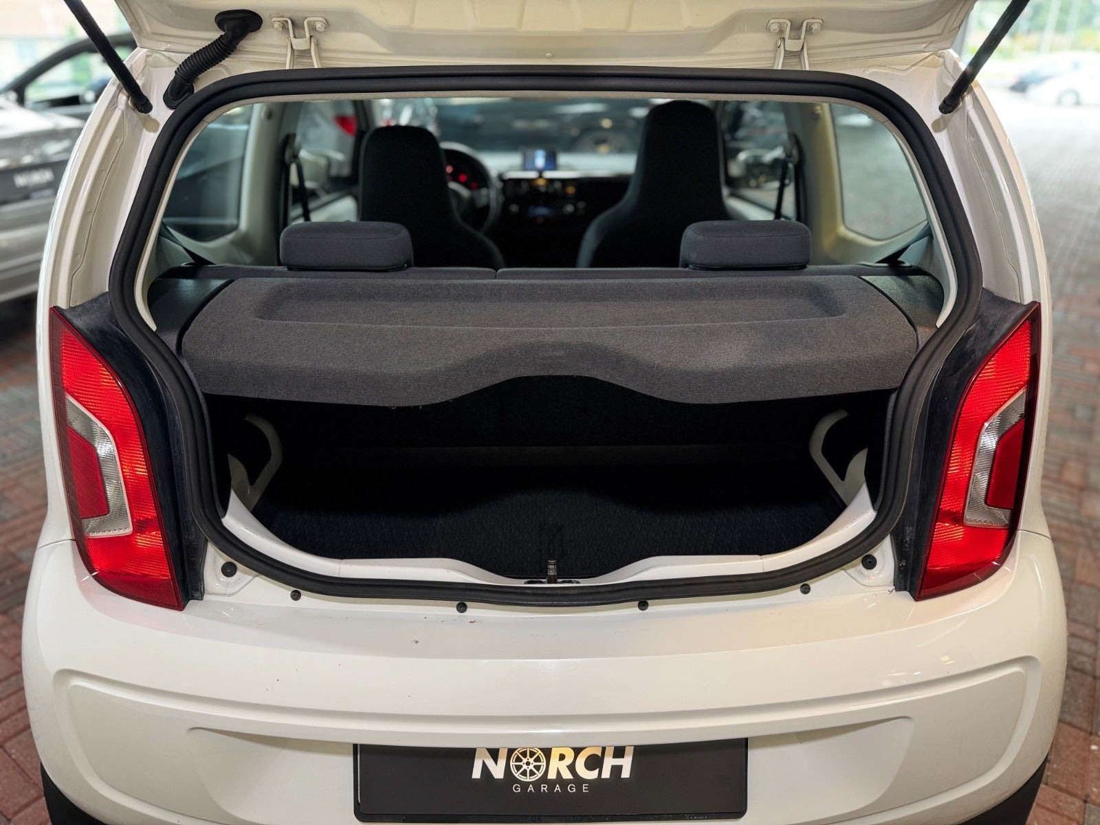 Hvid VW UP! fra 2013