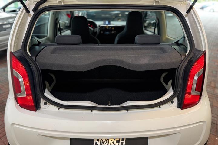 Hvid VW UP! fra 2013