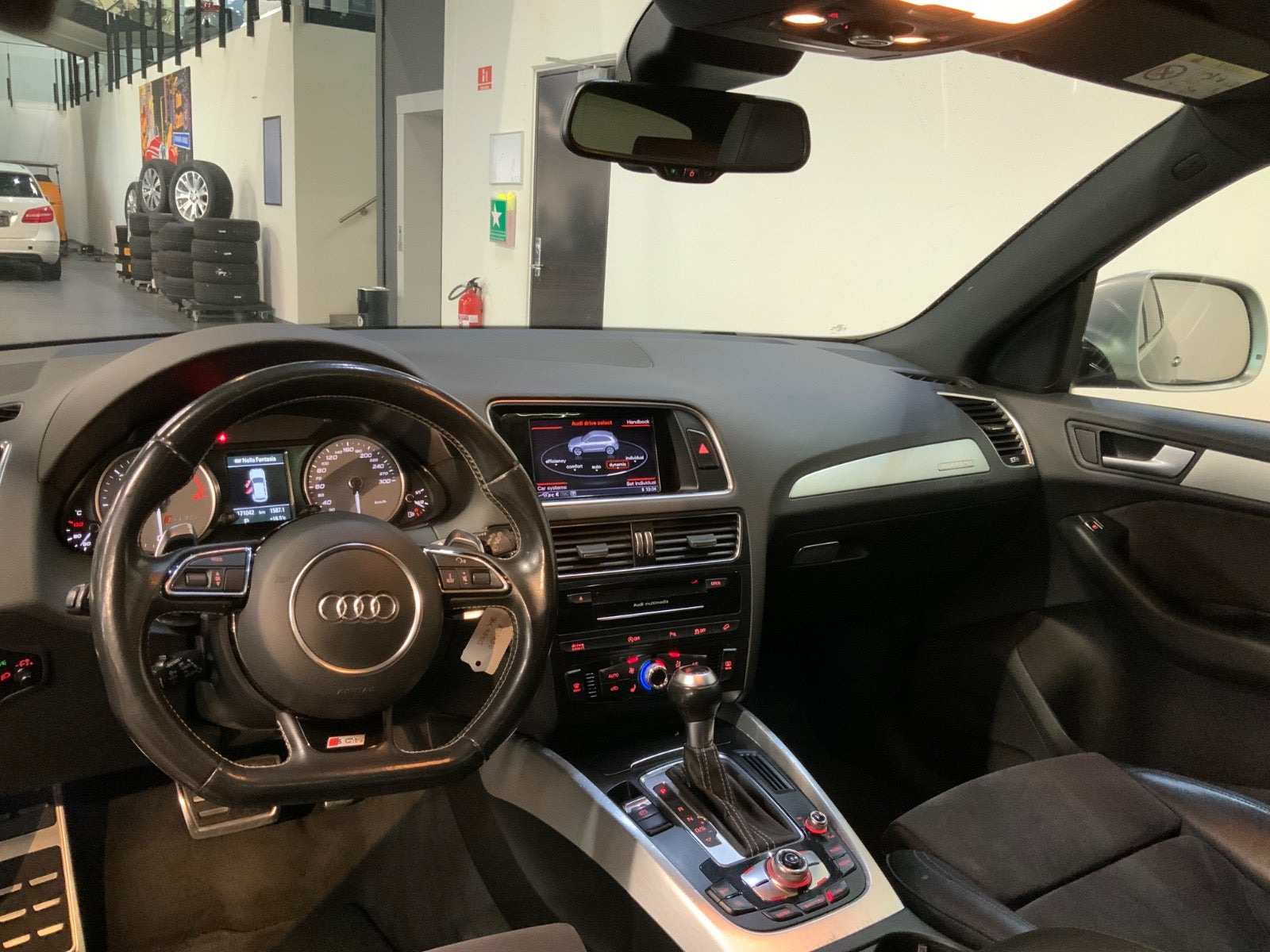 Sort Audi SQ5 fra 2015