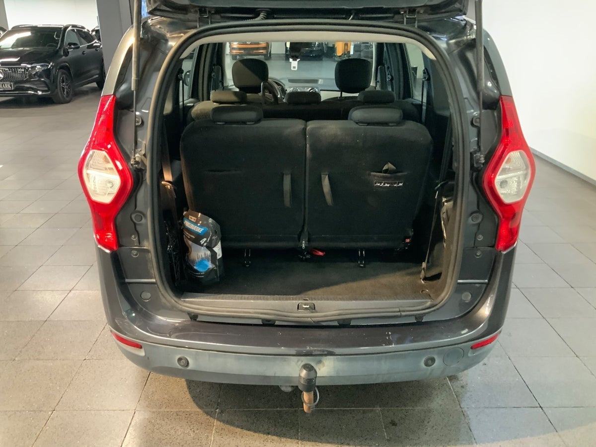 Grå Dacia Lodgy fra 2016