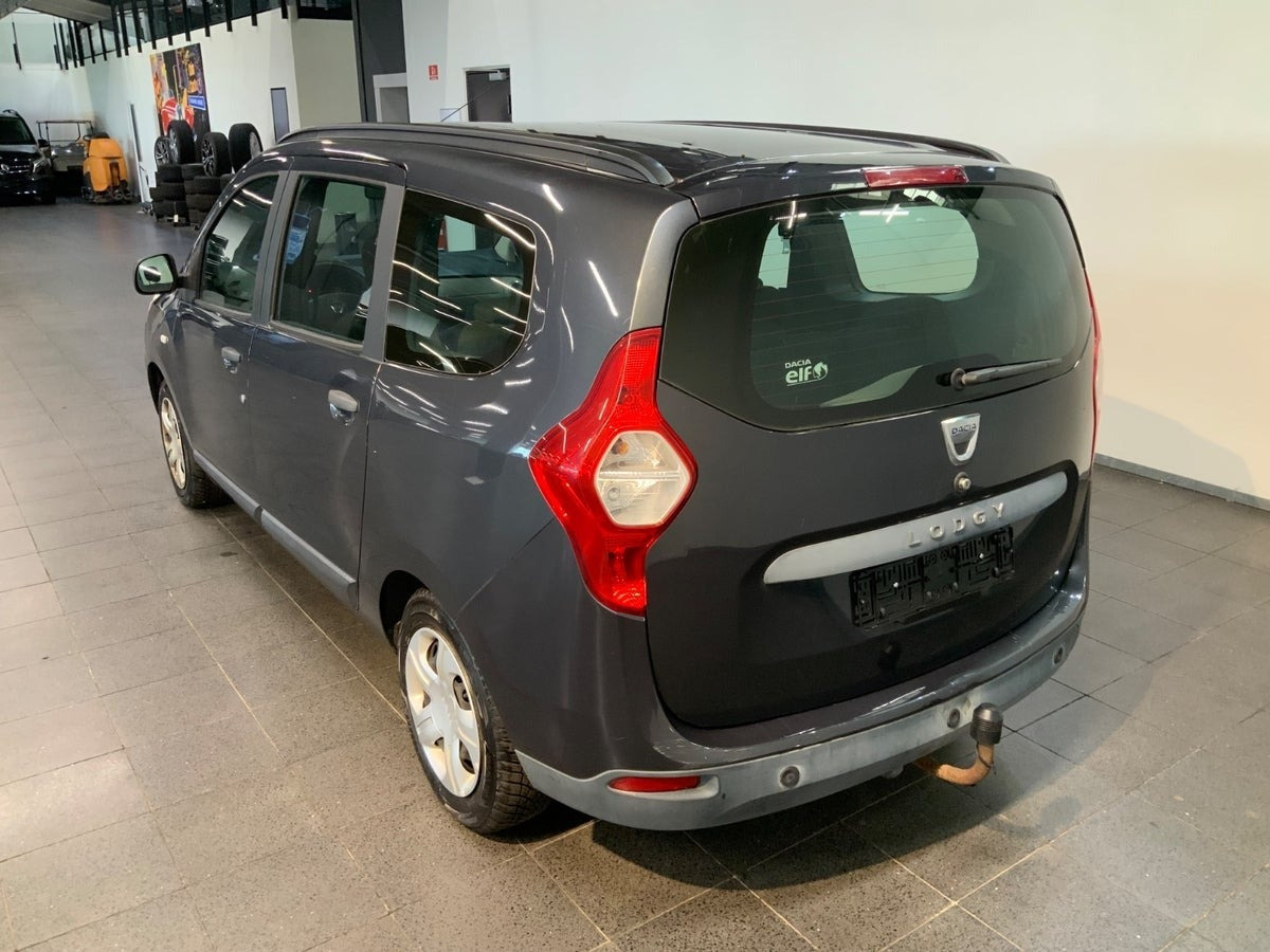 Grå Dacia Lodgy fra 2016