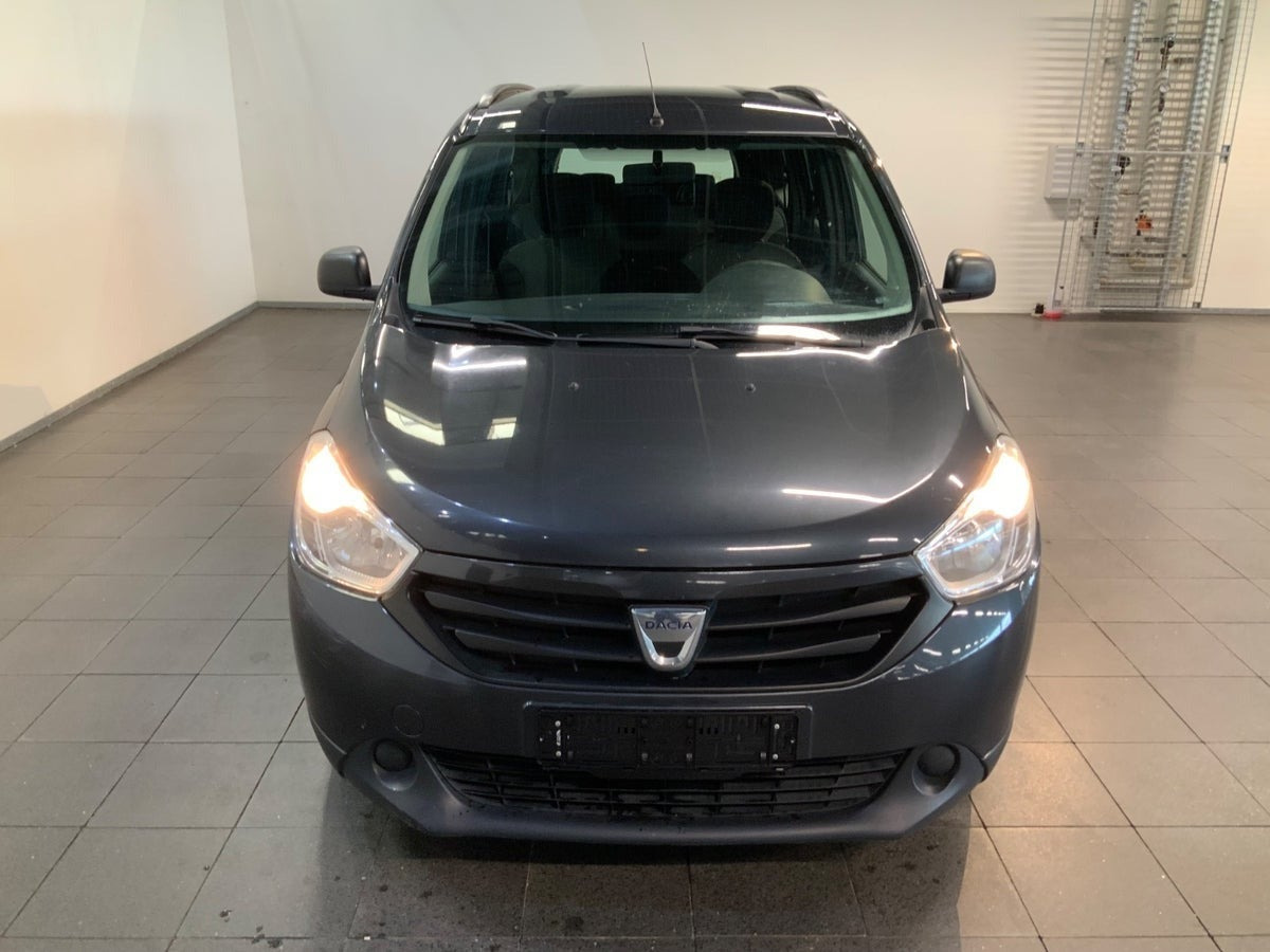 Grå Dacia Lodgy fra 2016