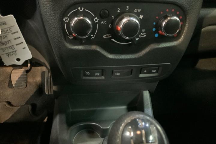 Grå Dacia Lodgy fra 2016