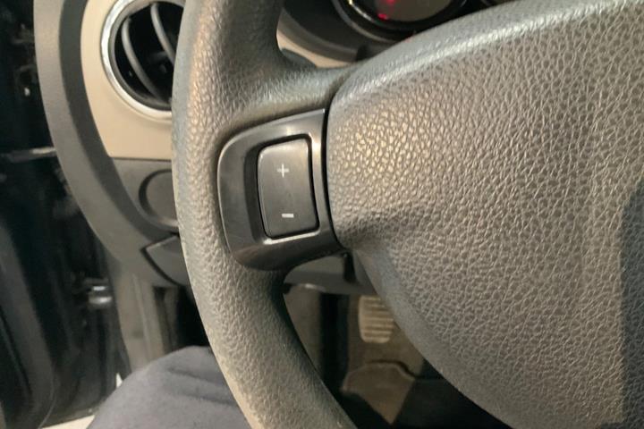 Grå Dacia Lodgy fra 2016