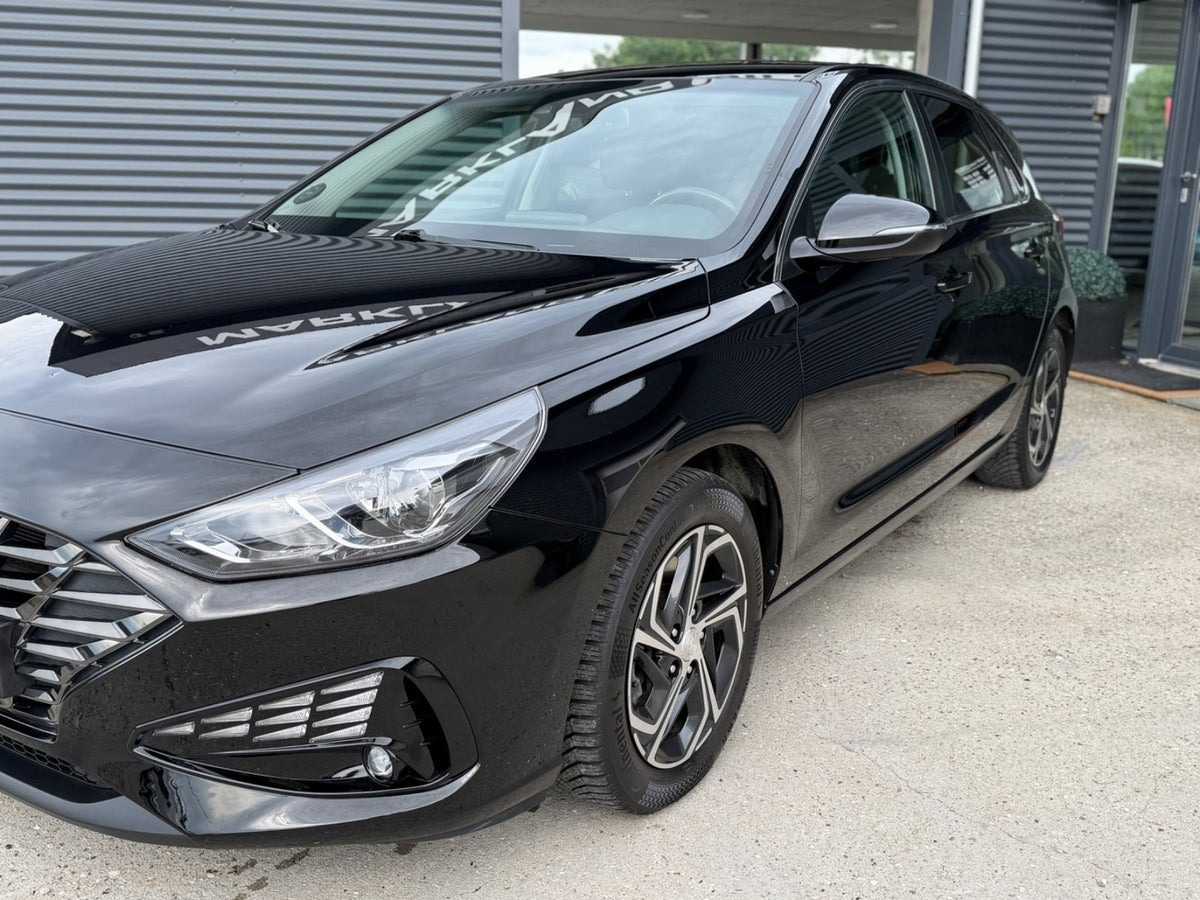 Sort Hyundai i30 fra 2021