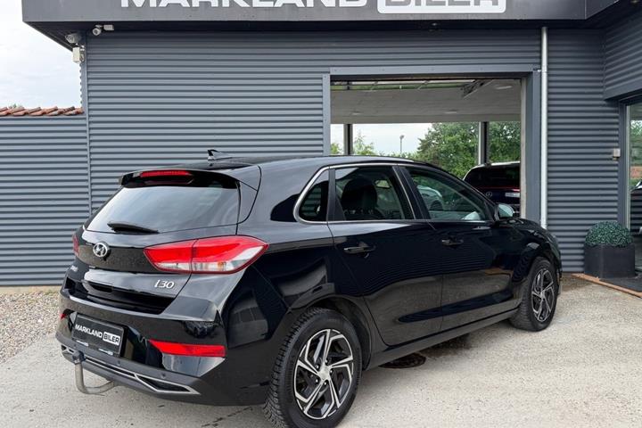 Sort Hyundai i30 fra 2021