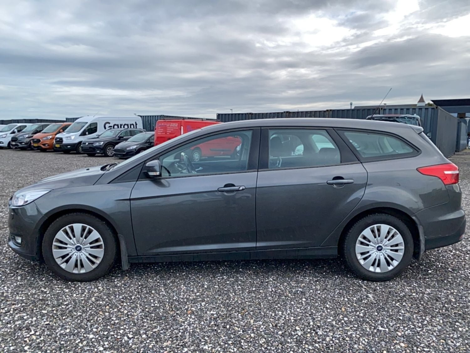 Beige Ford Focus fra 2015