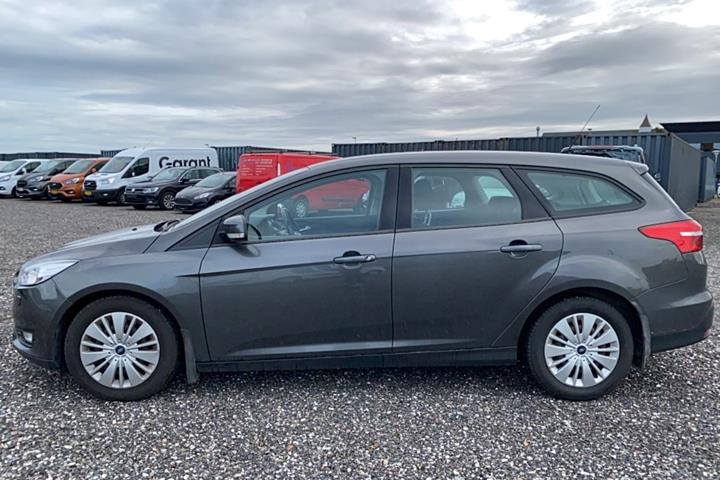 Beige Ford Focus fra 2015