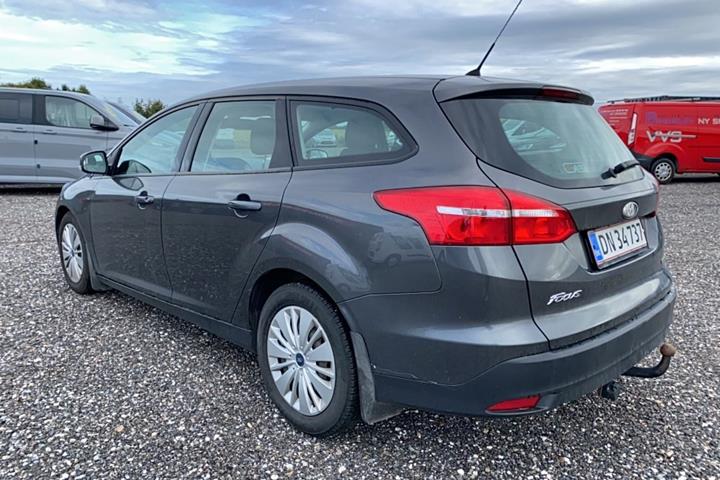 Beige Ford Focus fra 2015