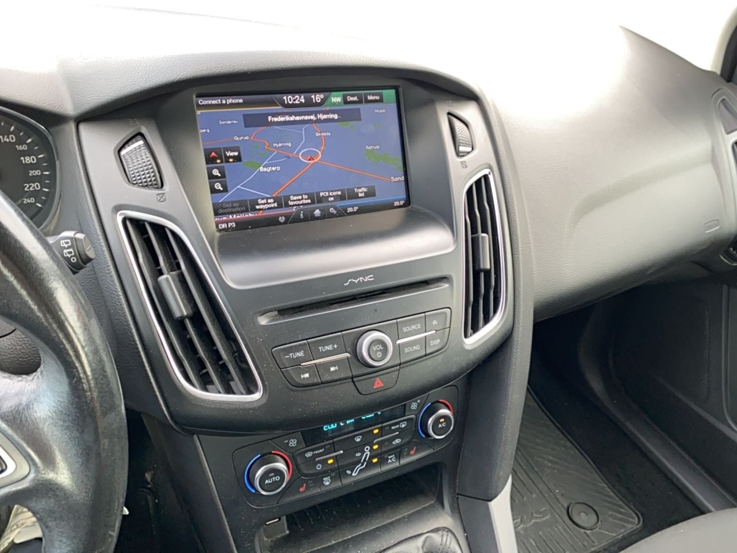 Beige Ford Focus fra 2015