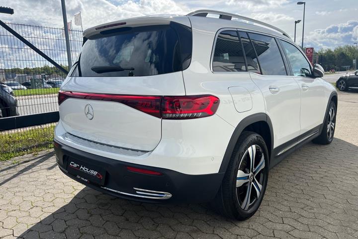 Hvid Mercedes EQB250 fra 2023