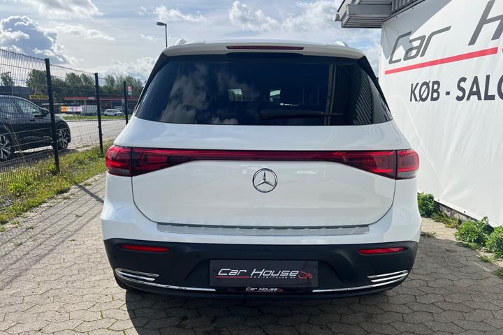 Hvid Mercedes EQB250 fra 2023