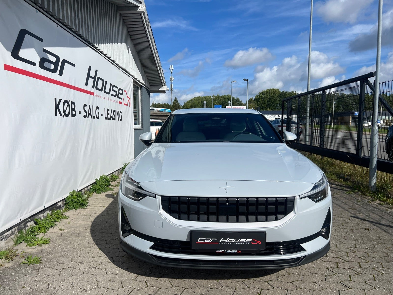 Hvid Polestar 2 fra 2023