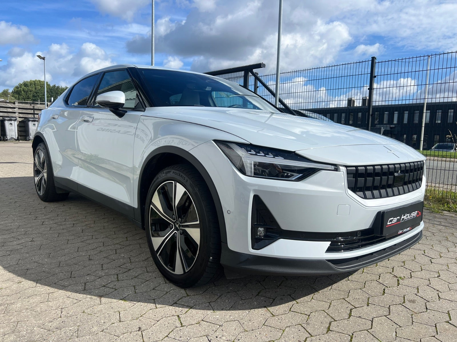 Hvid Polestar 2 fra 2023