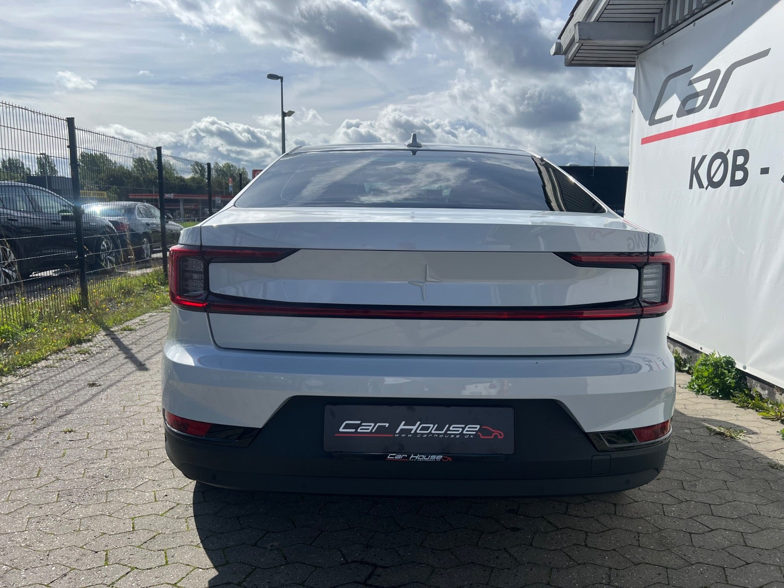 Hvid Polestar 2 fra 2023