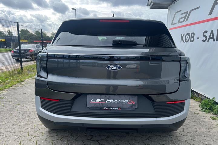 Grå Ford Explorer fra 2025