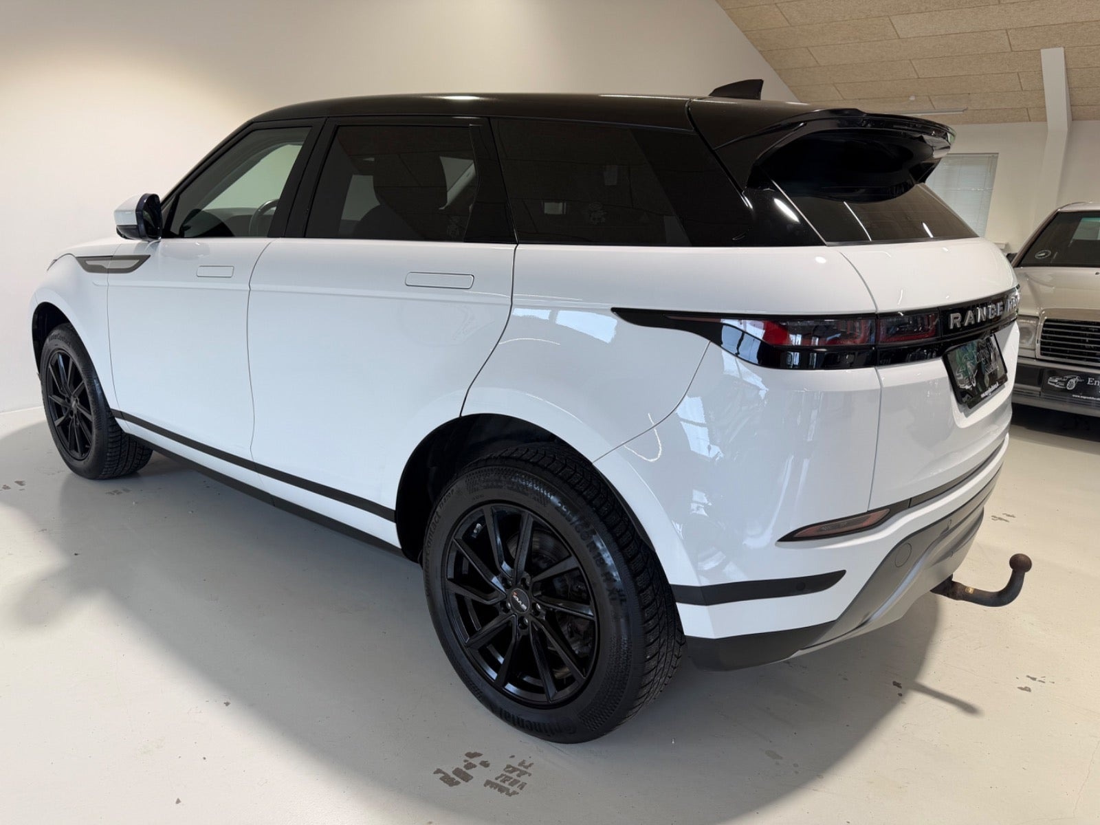 Hvid Land Rover Range Rover evoque fra 2020