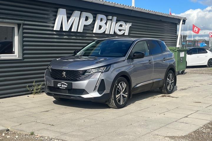 Grå Peugeot 3008 fra 2022