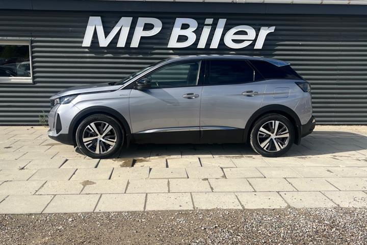 Grå Peugeot 3008 fra 2022