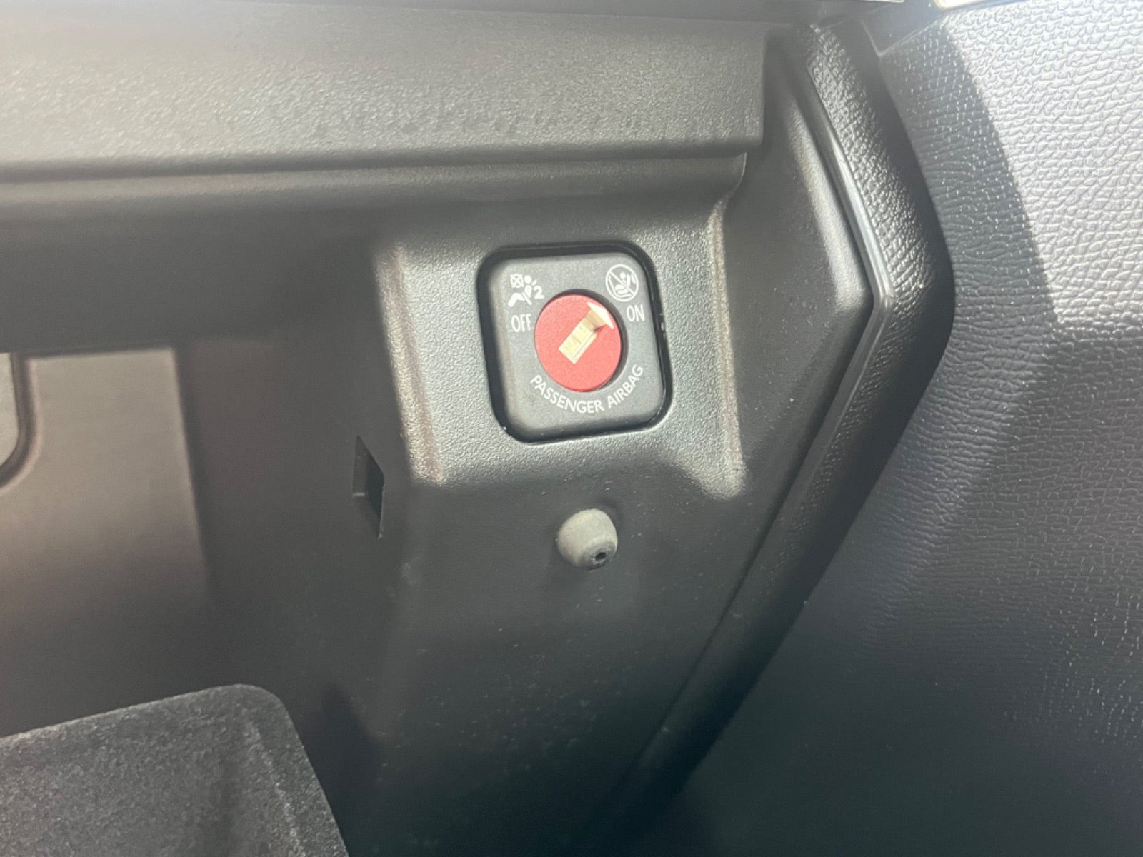 Grå Peugeot 3008 fra 2022