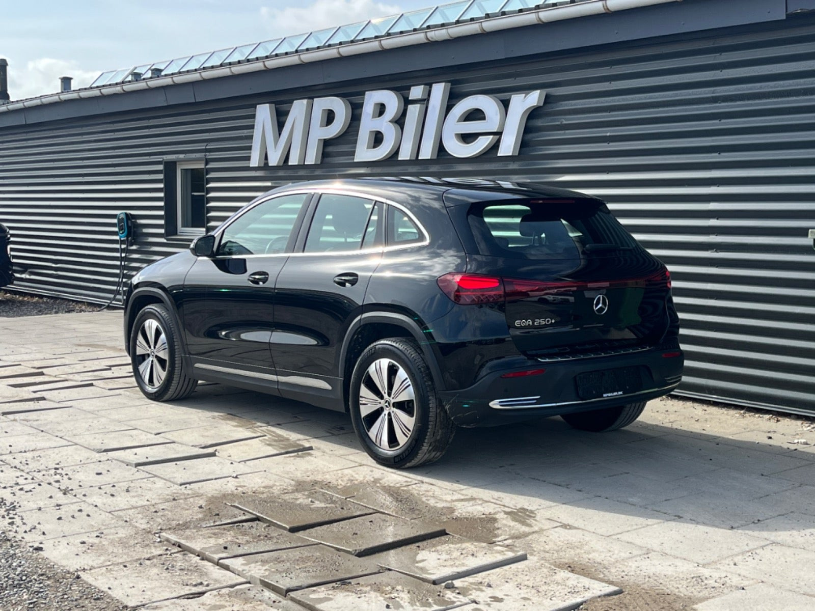 Sort Mercedes EQA250+ fra 2024