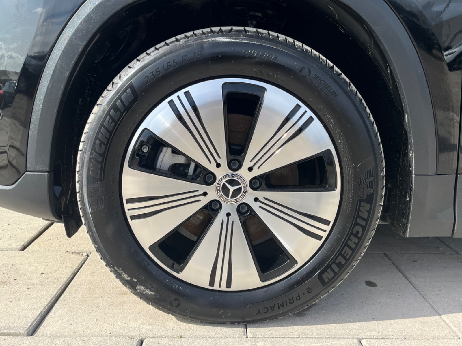 Sort Mercedes EQA250+ fra 2024